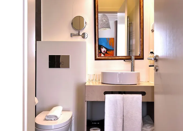 Jardim Da Lapa By Shiadu Lissabon